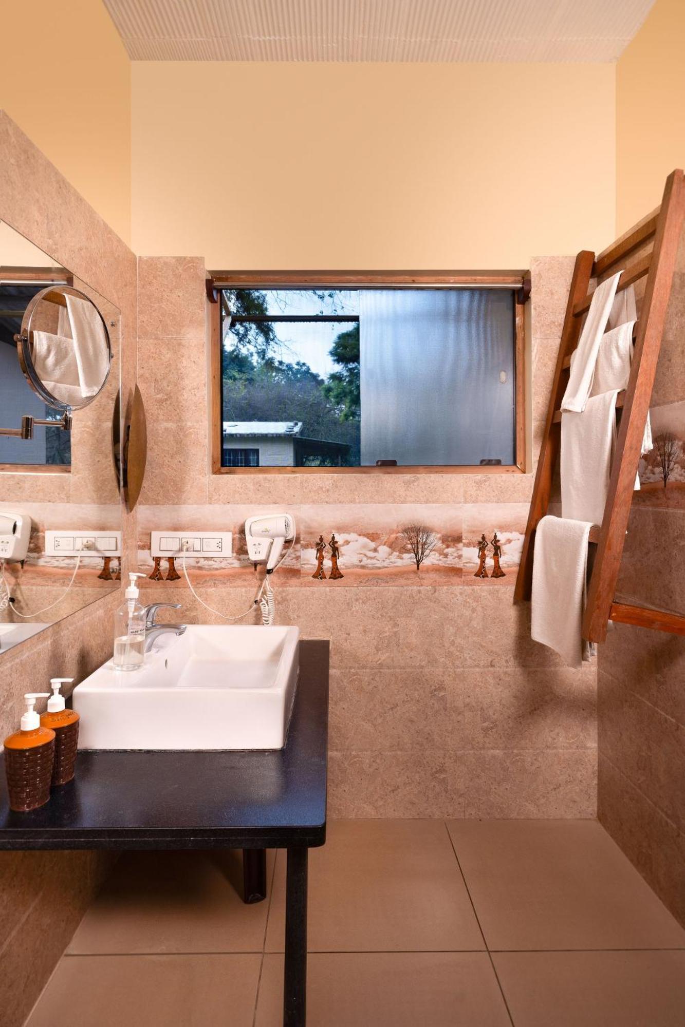 Jungle Hut Hotel Masinagudi Ngoại thất bức ảnh
